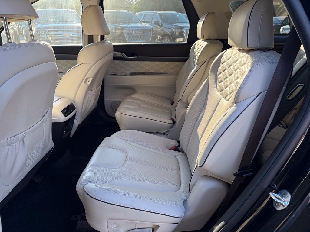 Photo 5 of this Hyundai Palisade