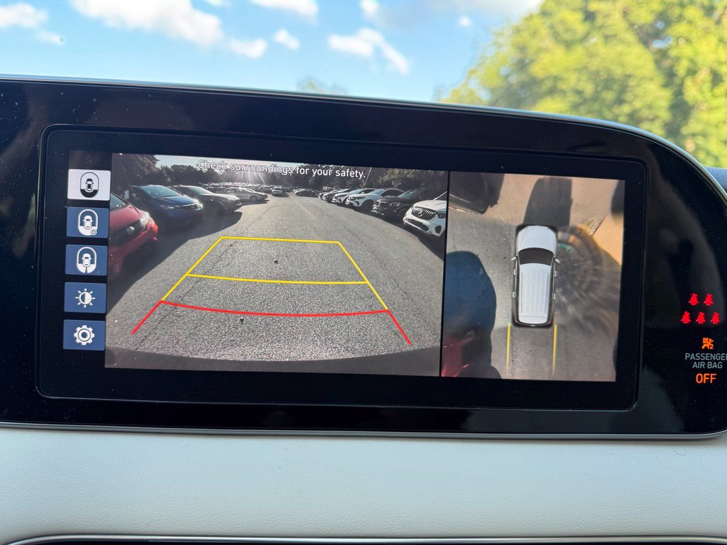 Photo 12 of this Hyundai Palisade