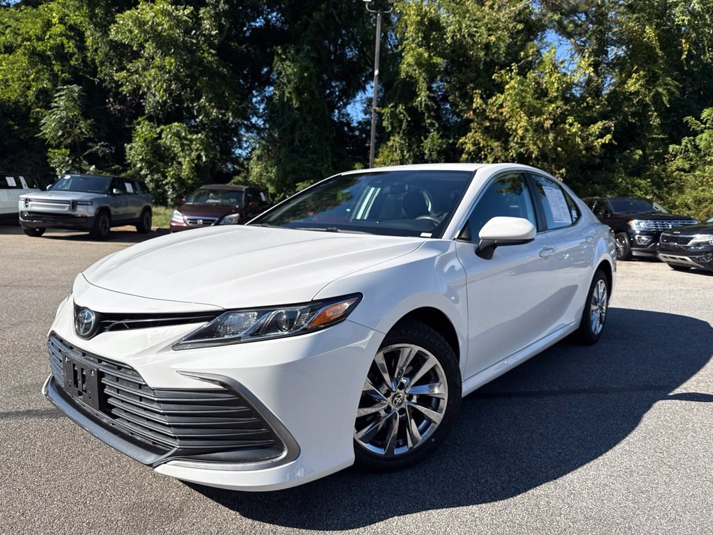 Toyota Camry photo 2