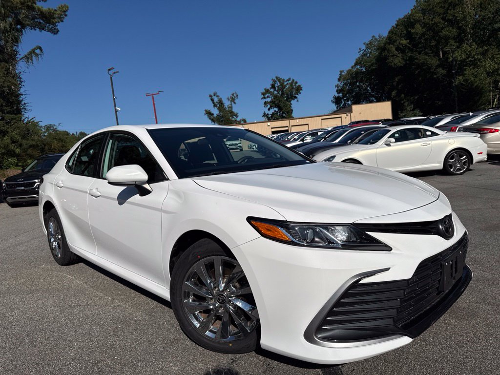 Toyota Camry photo 3