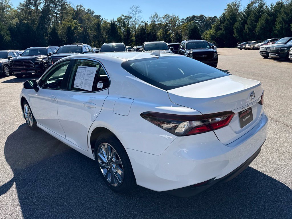 Toyota Camry photo 5