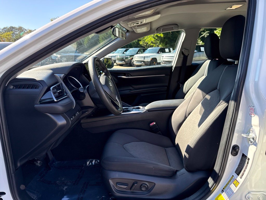 Toyota Camry photo 9