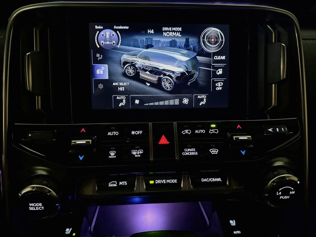 Lexus LX photo 17