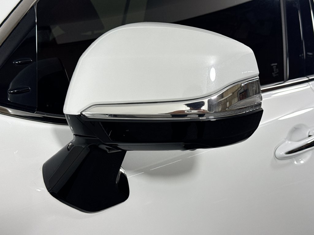 Lexus LX photo 21