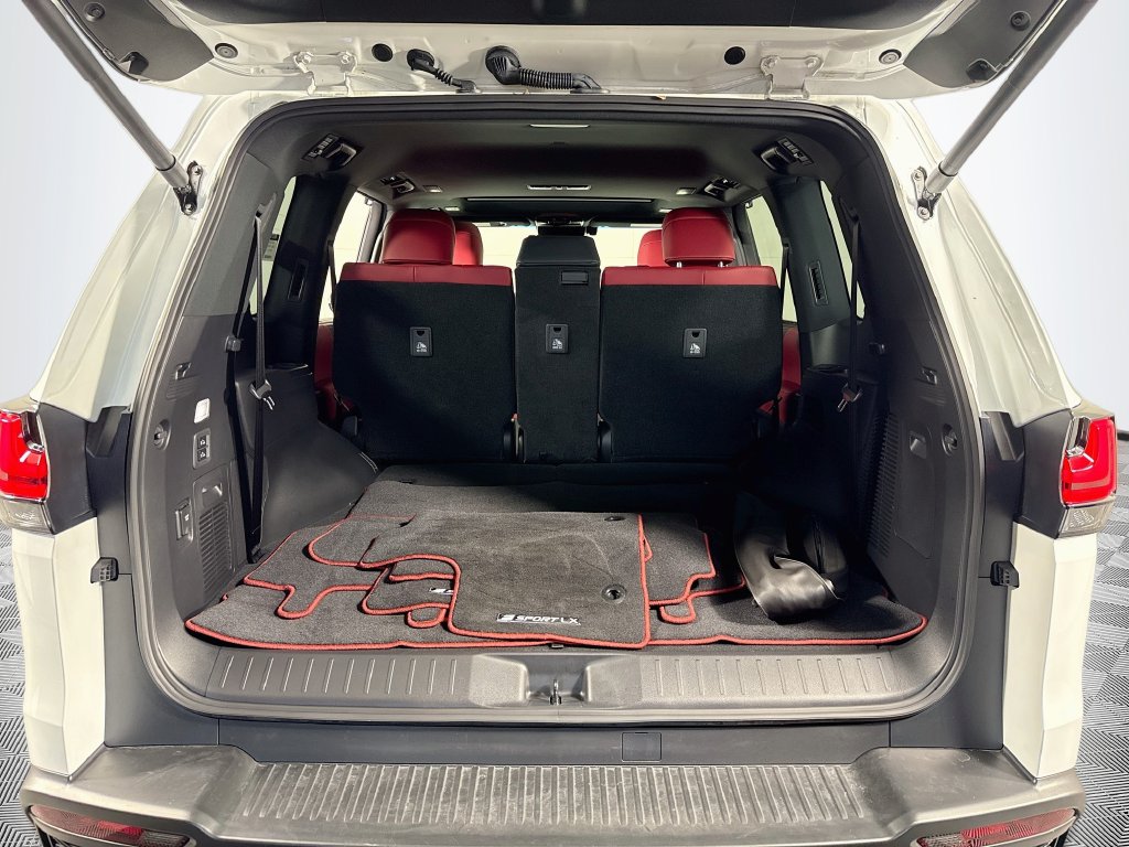 Lexus LX photo 35