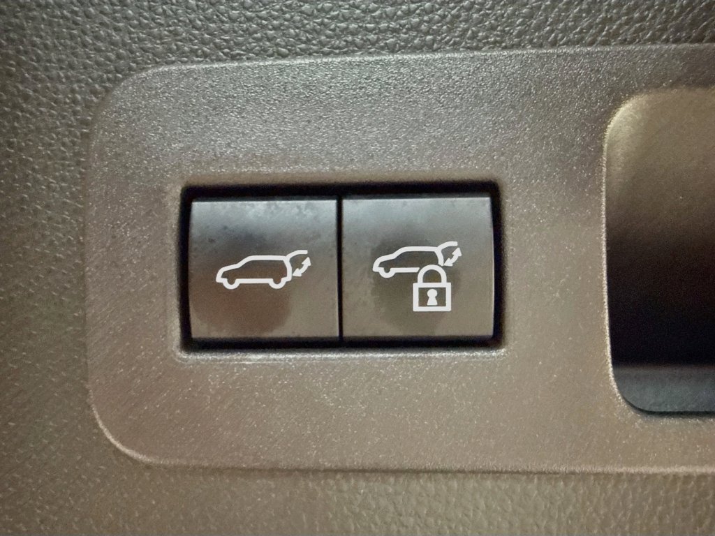 Lexus LX photo 36