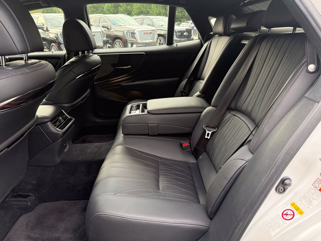 Lexus LS photo 8