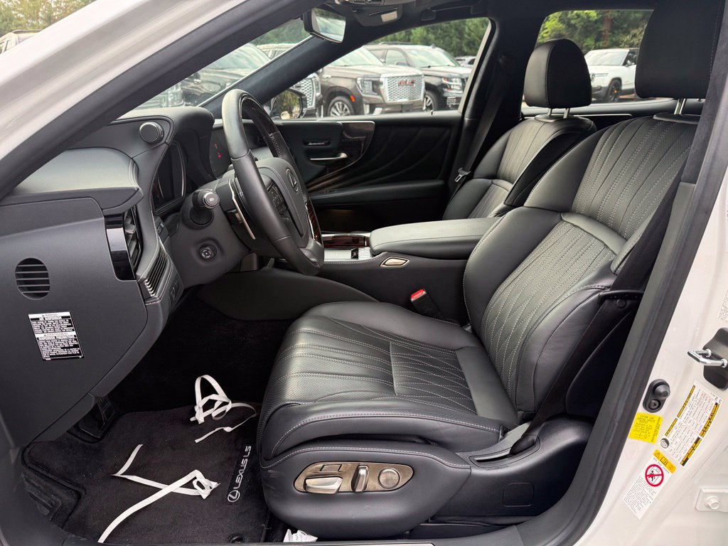Lexus LS photo 9
