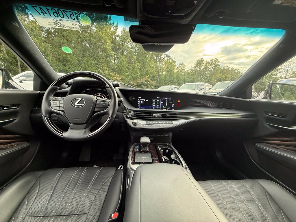 Lexus LS photo 10