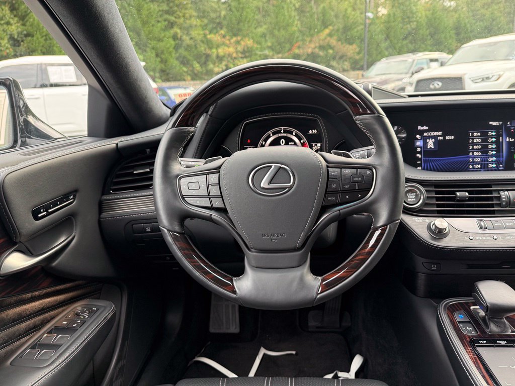 Lexus LS photo 11
