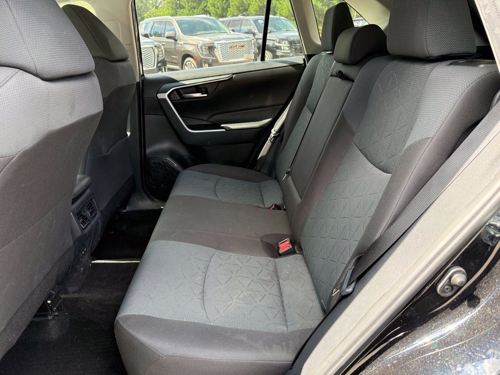 Toyota RAV4 photo 8