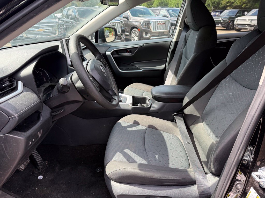 Toyota RAV4 photo 9