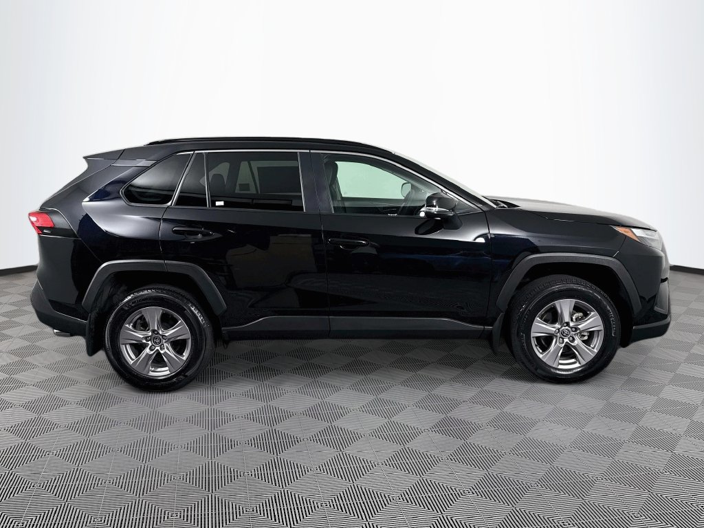 Photo 4 of this Toyota RAV4