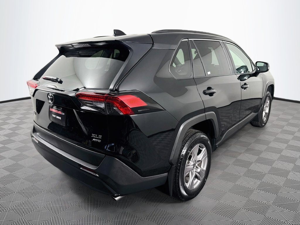 Photo 5 of this Toyota RAV4