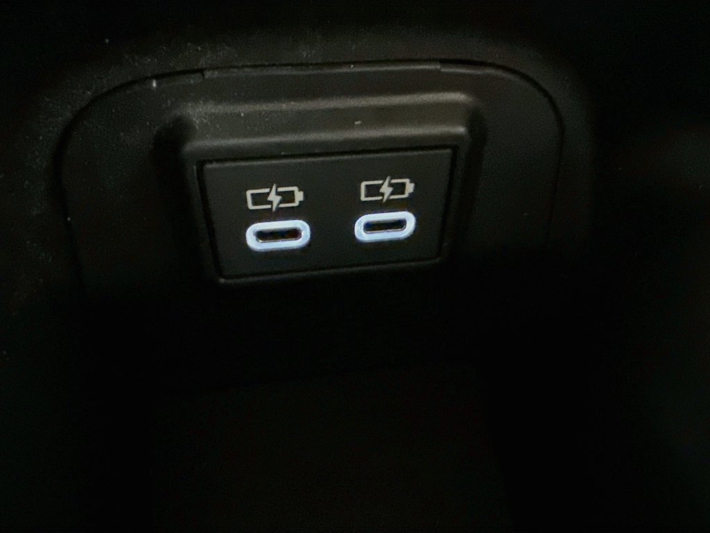 Photo 17 of this Toyota RAV4