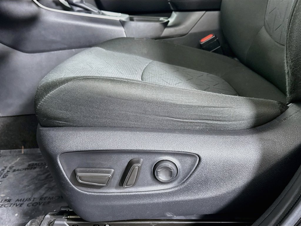 Photo 23 of this Toyota RAV4