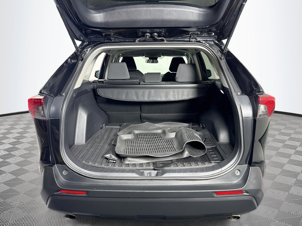 Photo 29 of this Toyota RAV4