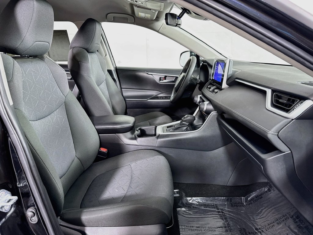 Photo 31 of this Toyota RAV4