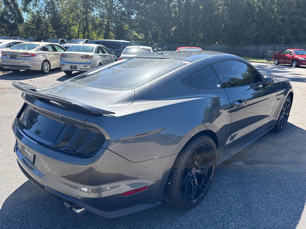 Photo 5 of this Ford Mustang