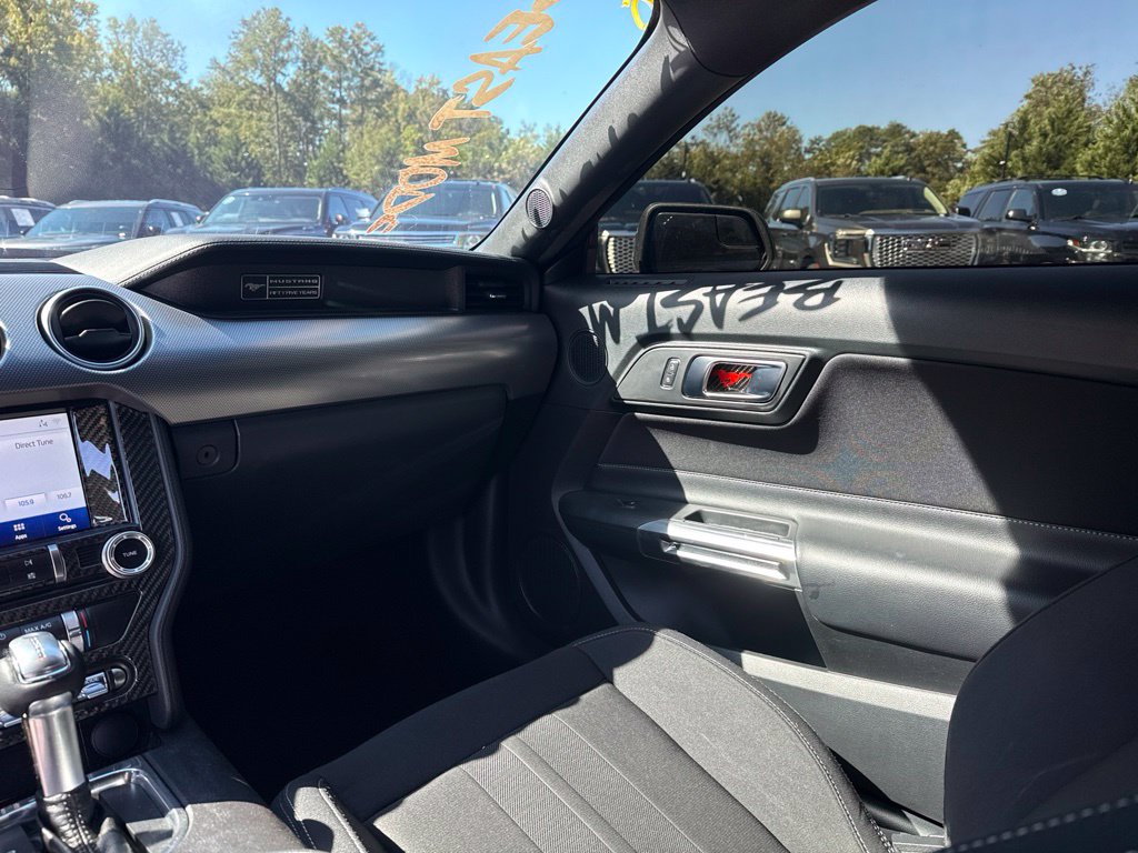 Ford Mustang photo 11