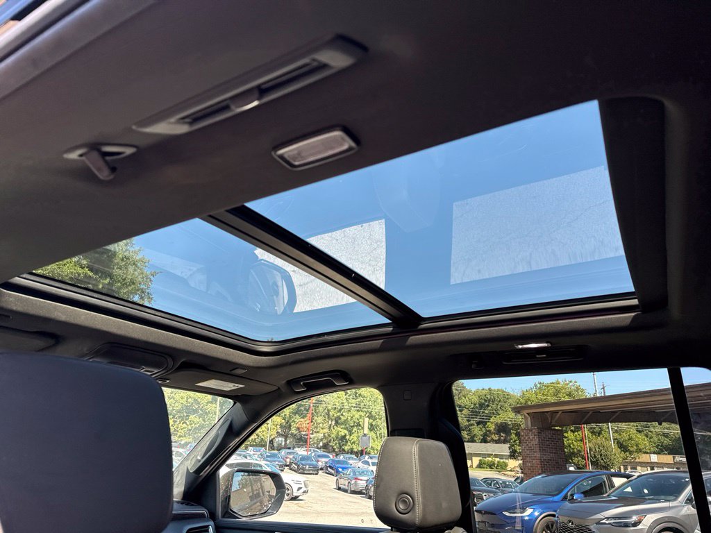 Chevrolet Tahoe photo 8