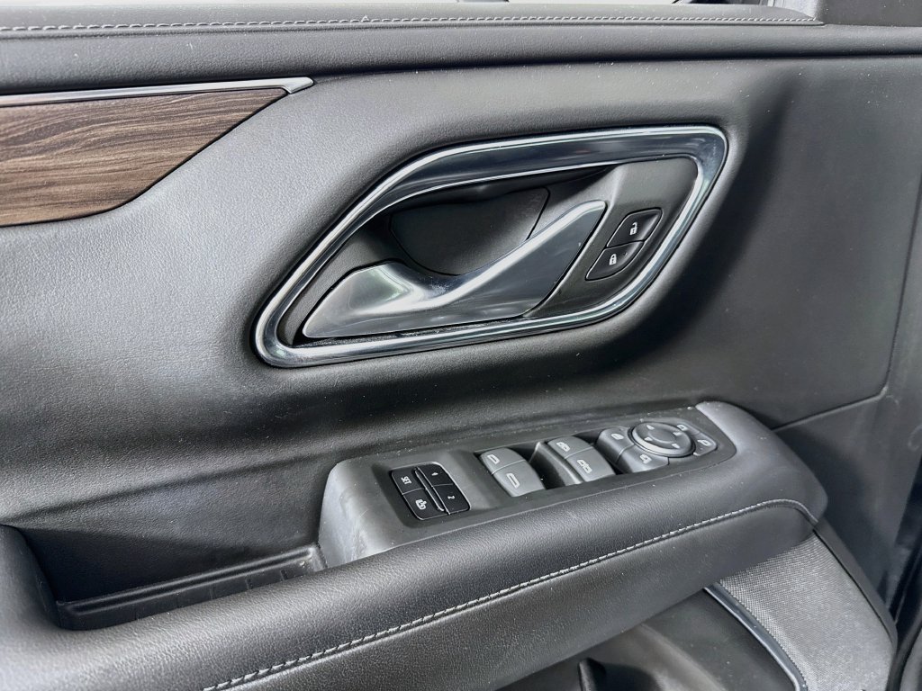 Photo 23 of this Chevrolet Tahoe
