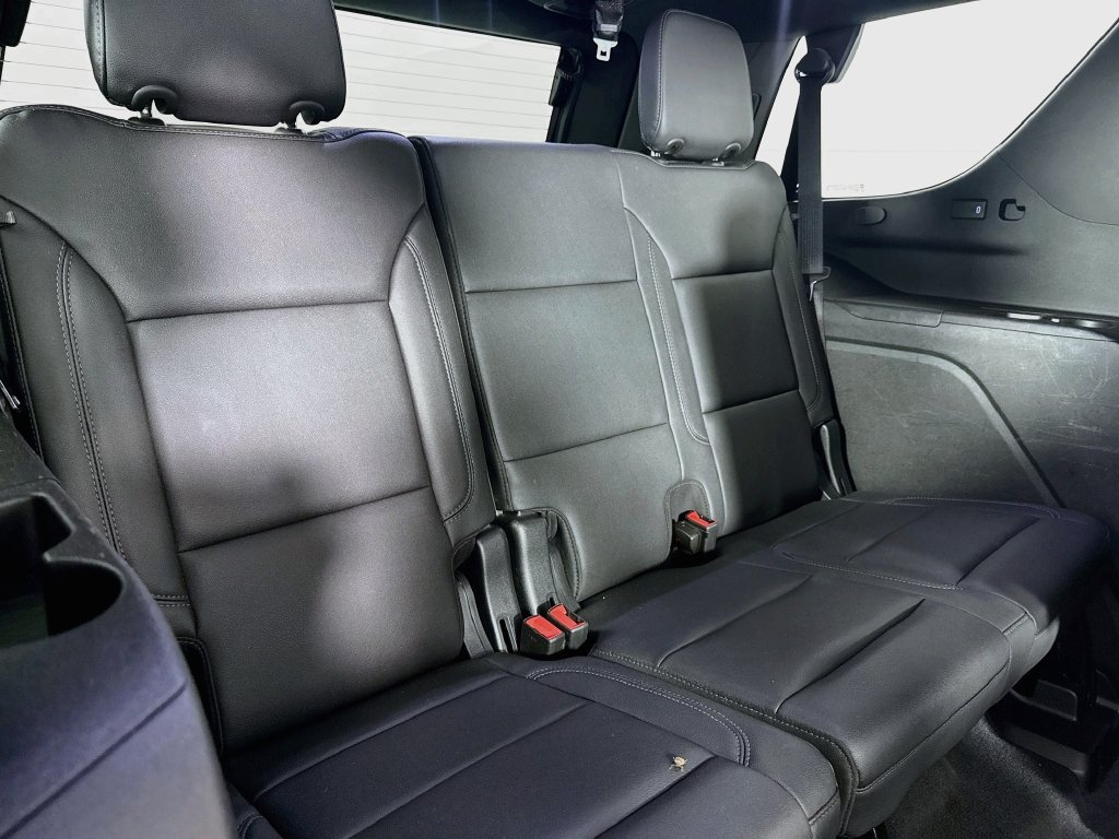 Photo 36 of this Chevrolet Tahoe