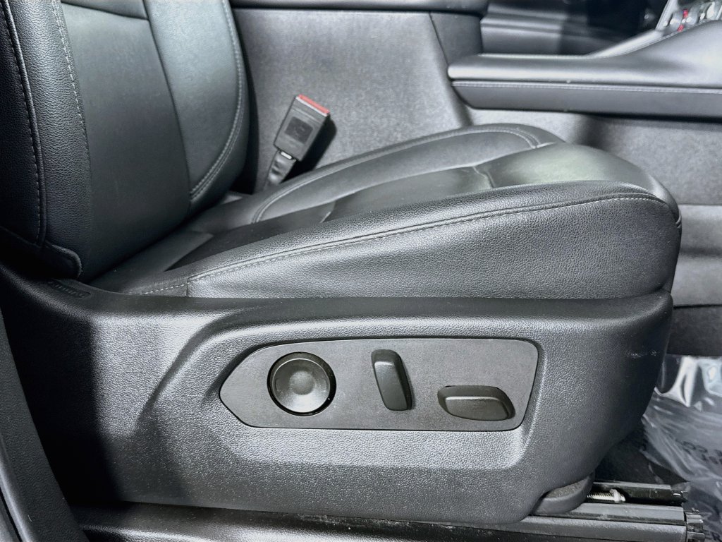 Photo 40 of this Chevrolet Tahoe