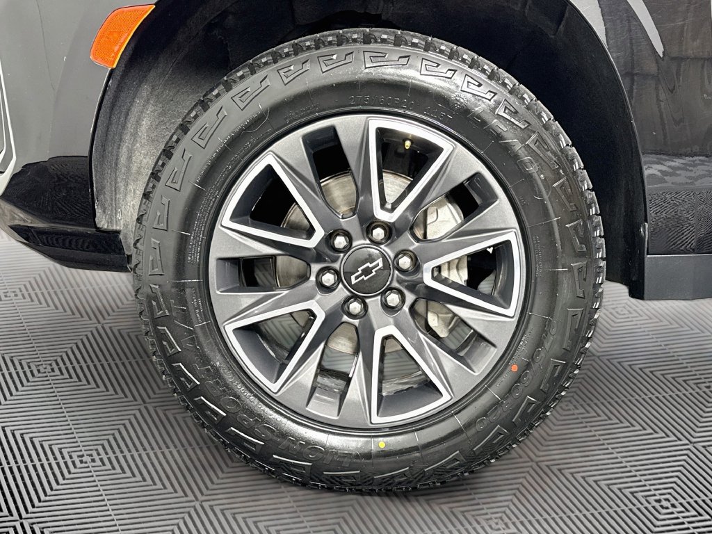 Photo 42 of this Chevrolet Tahoe