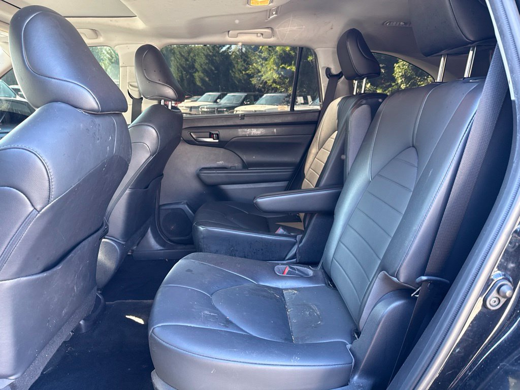 Toyota Highlander photo 9