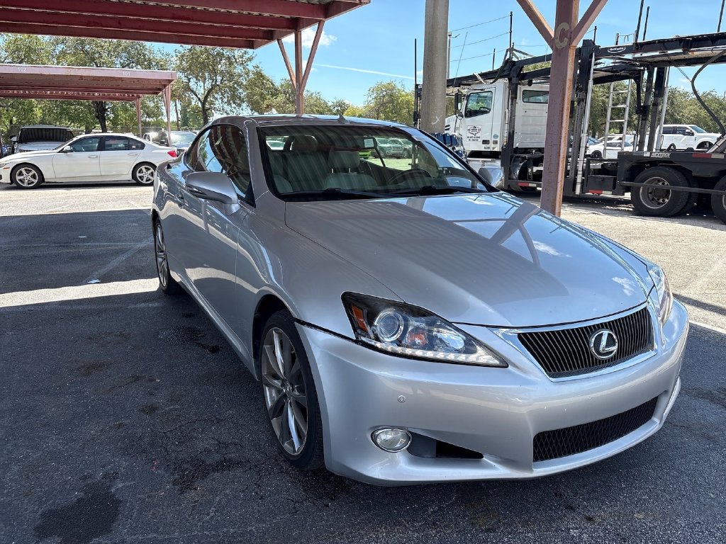 Photo 3 of this Lexus IS 350C