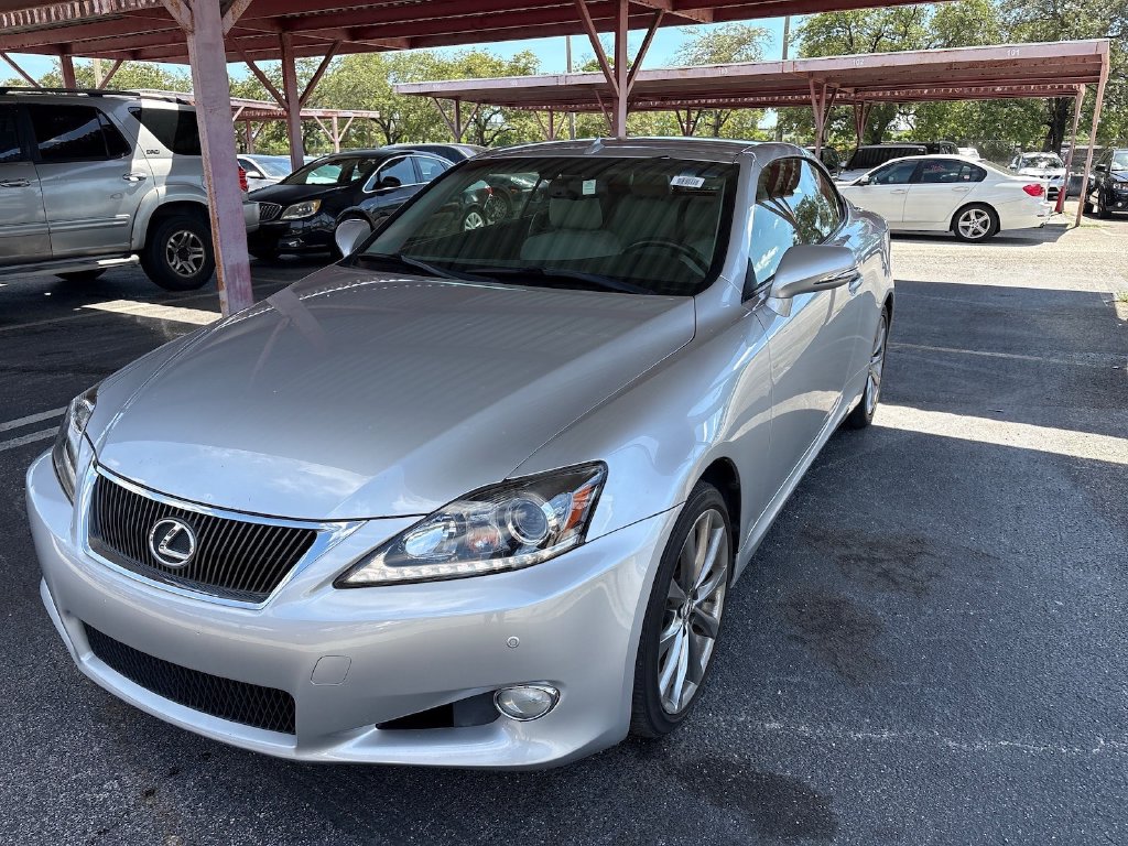 Lexus IS photo 2