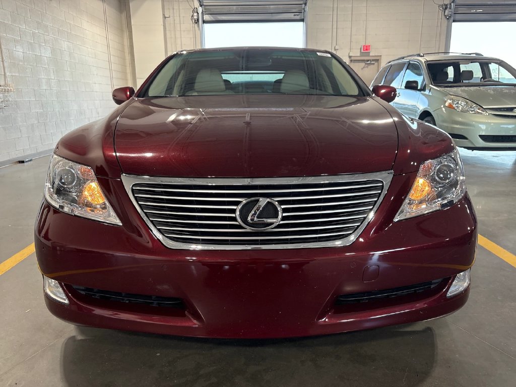 Photo 2 of this Lexus LS 460