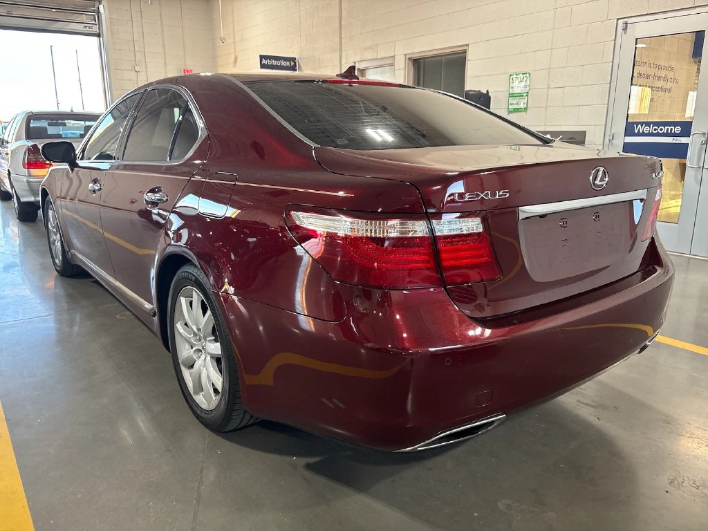 Photo 6 of this Lexus LS 460