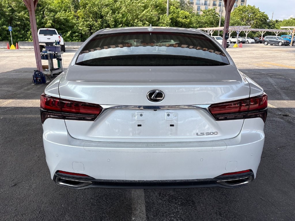 Photo 7 of this Lexus LS 500