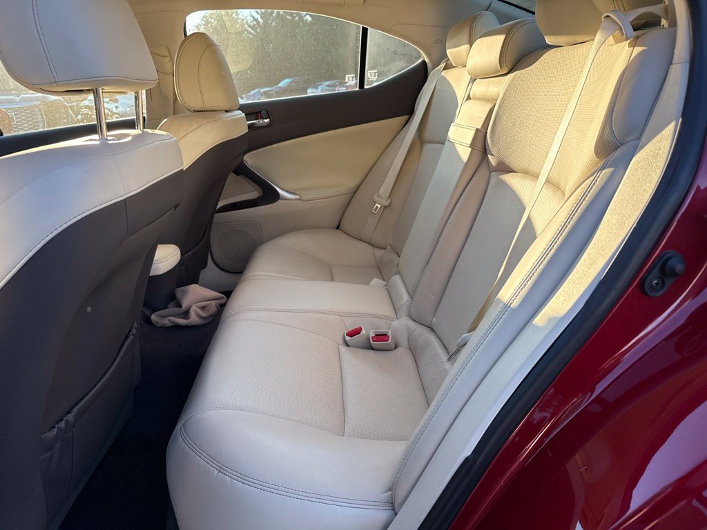 Photo 7 of this Lexus IS 350