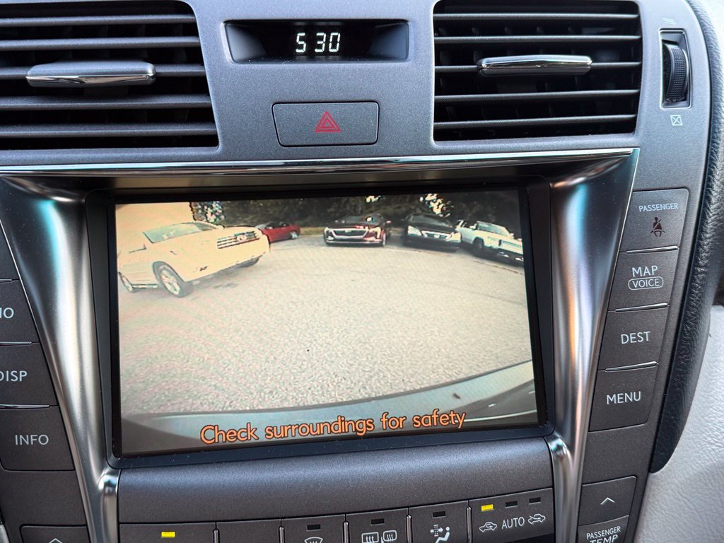 Photo 15 of this Lexus LS 460