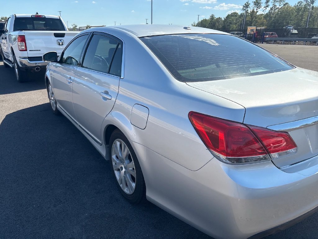 Photo 6 of this Toyota Avalon