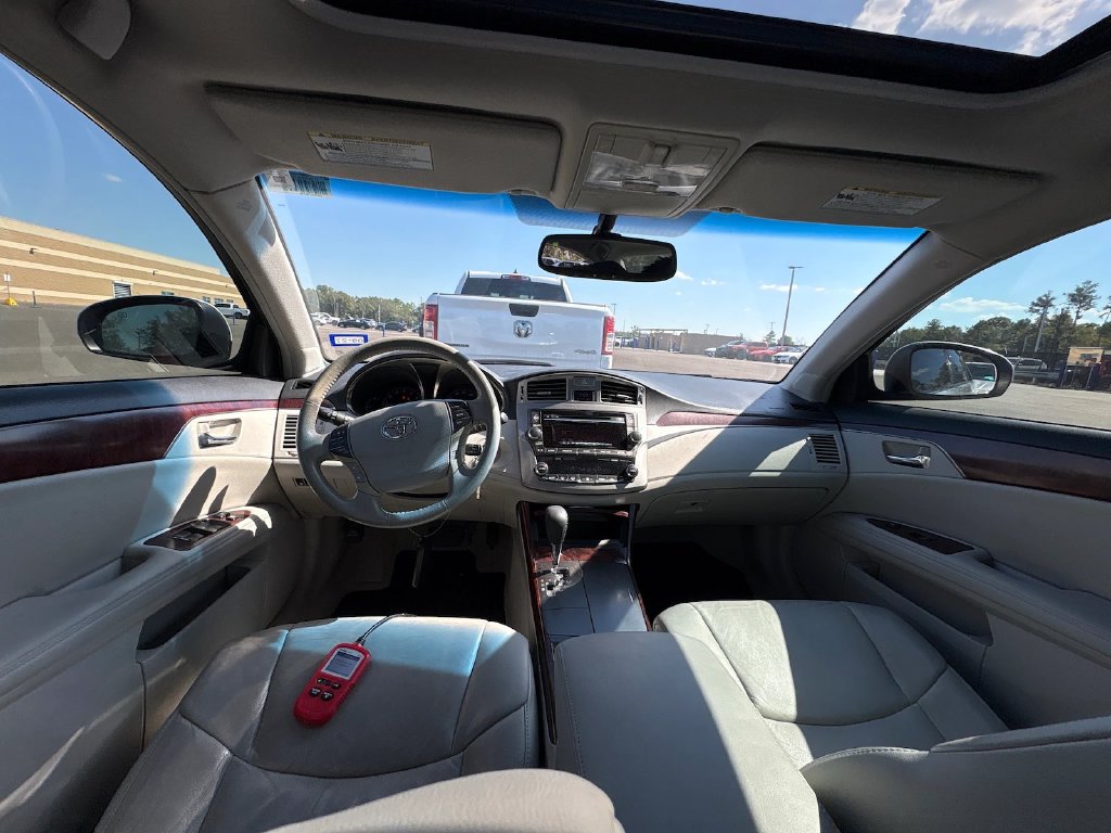 Photo 8 of this Toyota Avalon