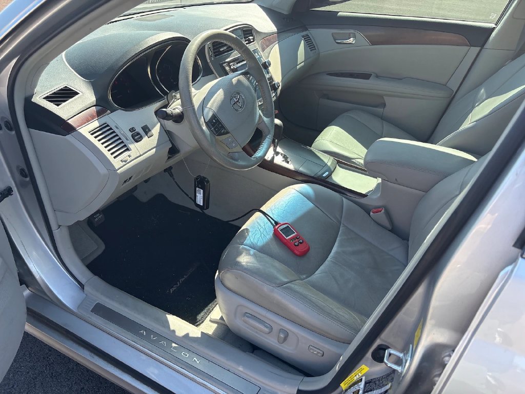 Photo 9 of this Toyota Avalon