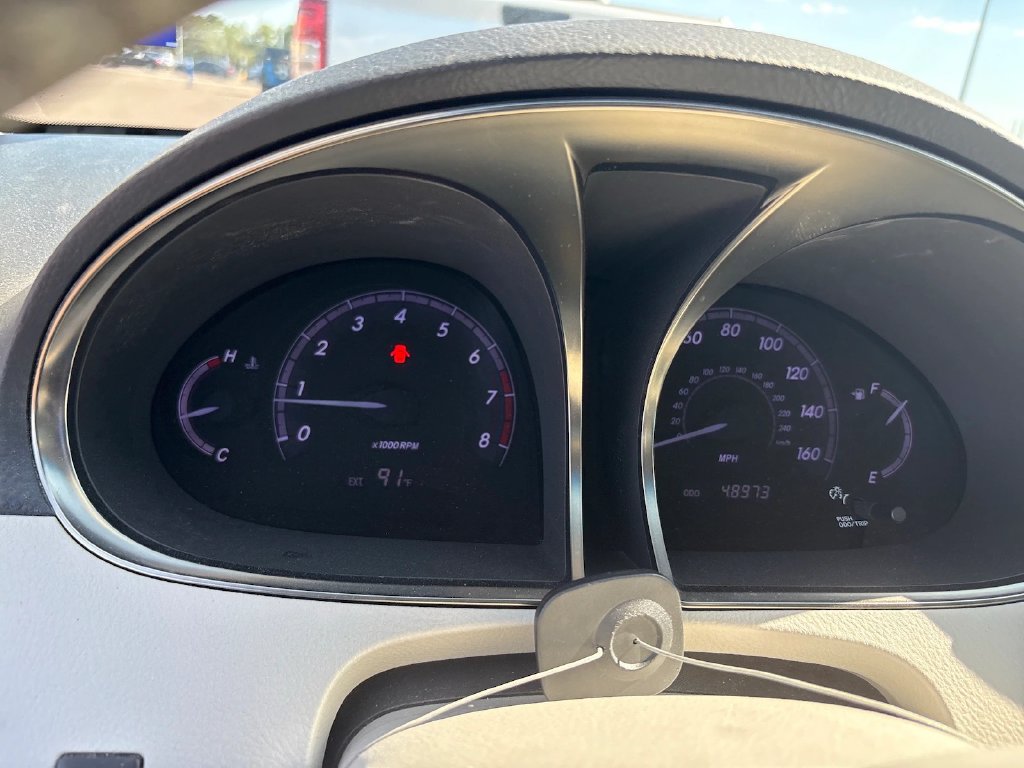 Photo 10 of this Toyota Avalon