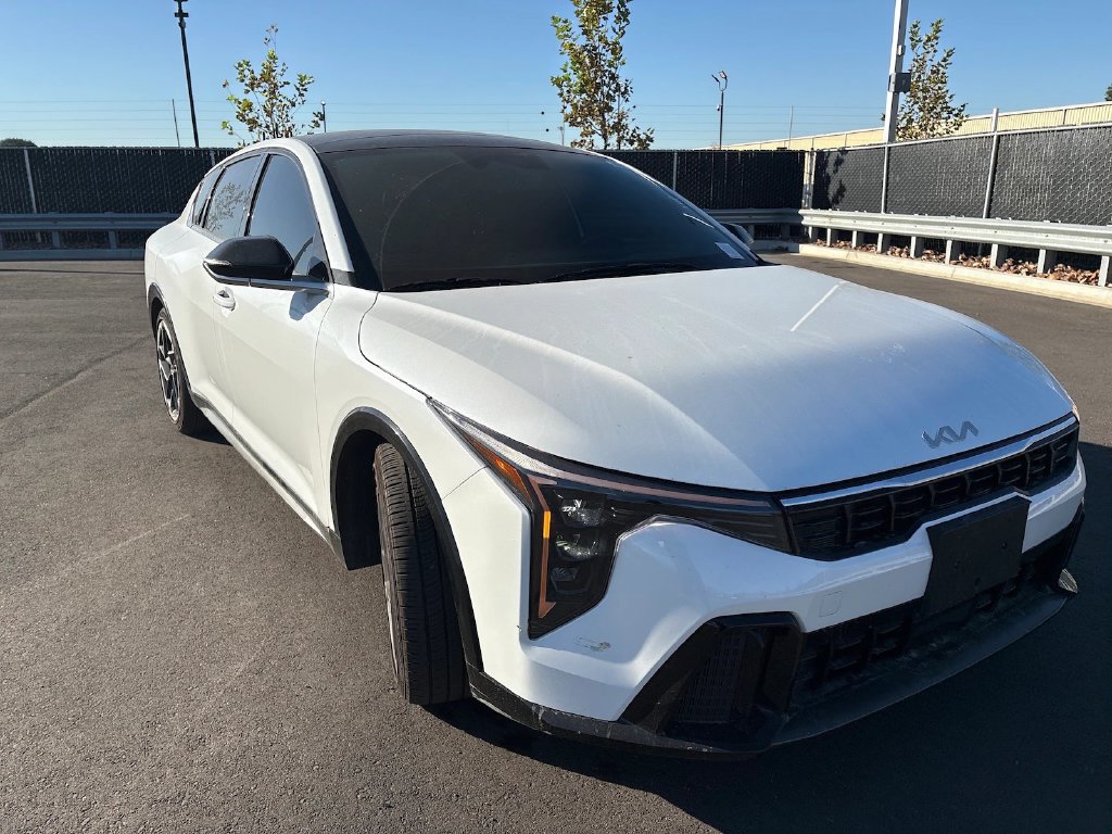 Photo 3 of this Kia K4