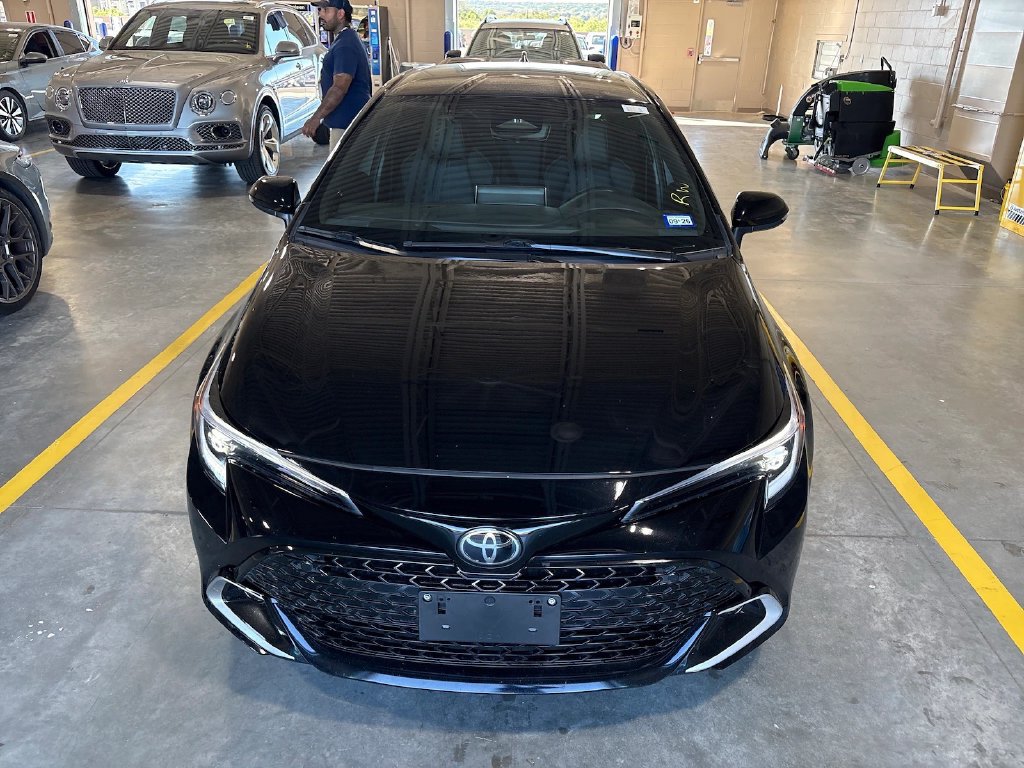 Photo 2 of this Toyota Corolla Hatchback