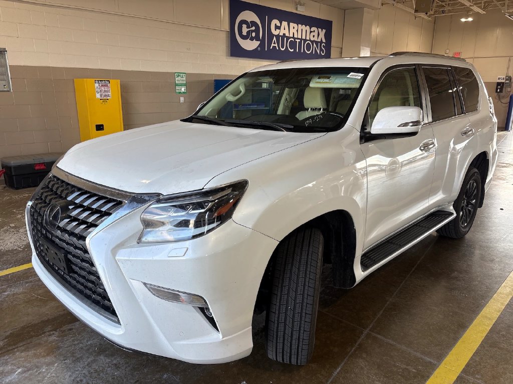 Lexus GX photo 2