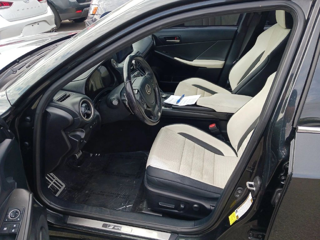 Lexus IS350 photo 6