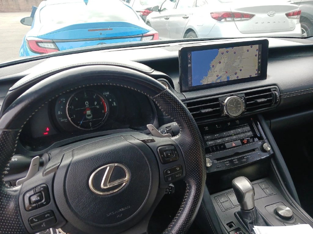 Lexus IS350 photo 8