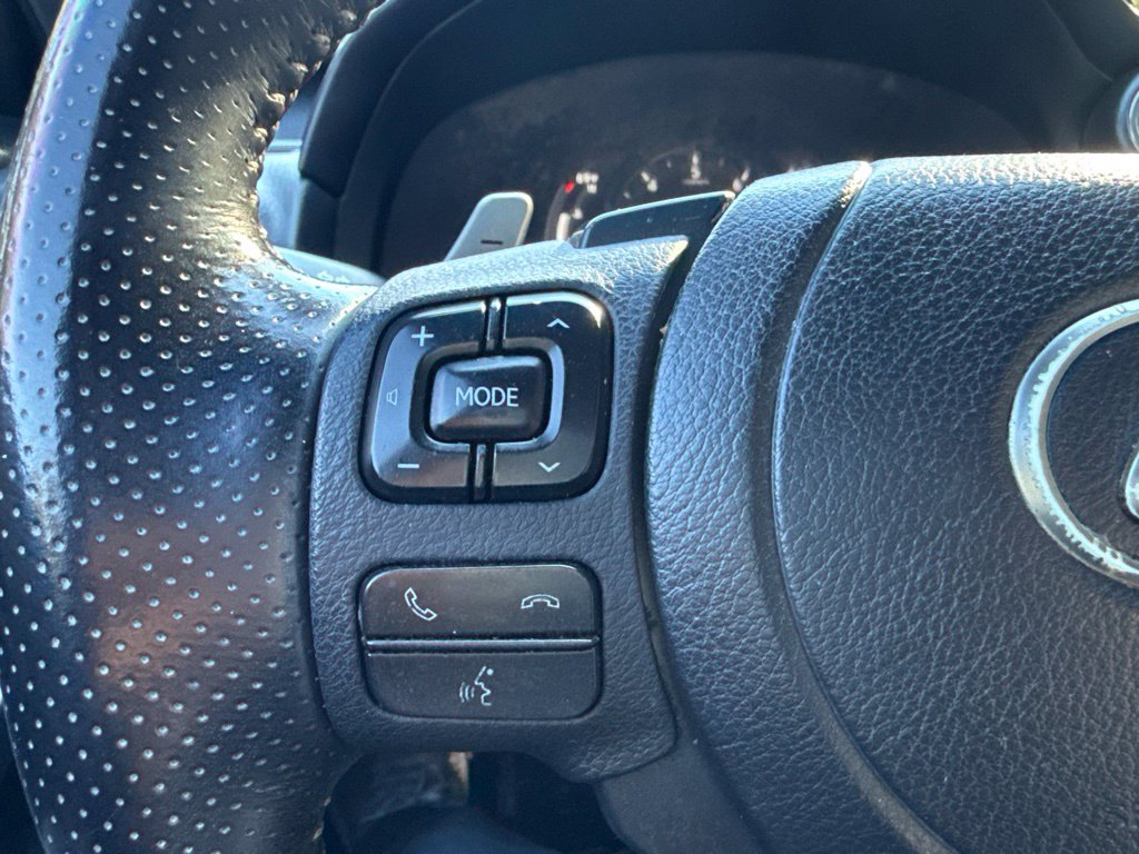 Photo 17 of this Lexus IS 350