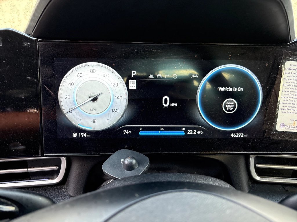 Photo 10 of this Hyundai Elantra