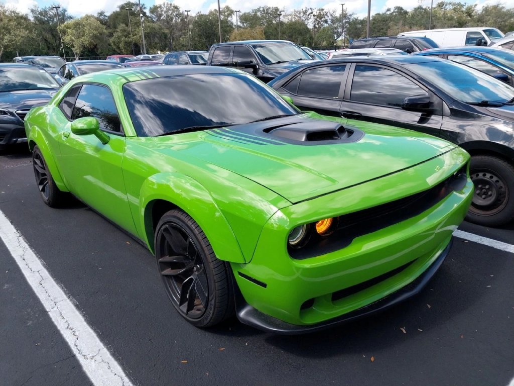 Dodge Challenger photo 3
