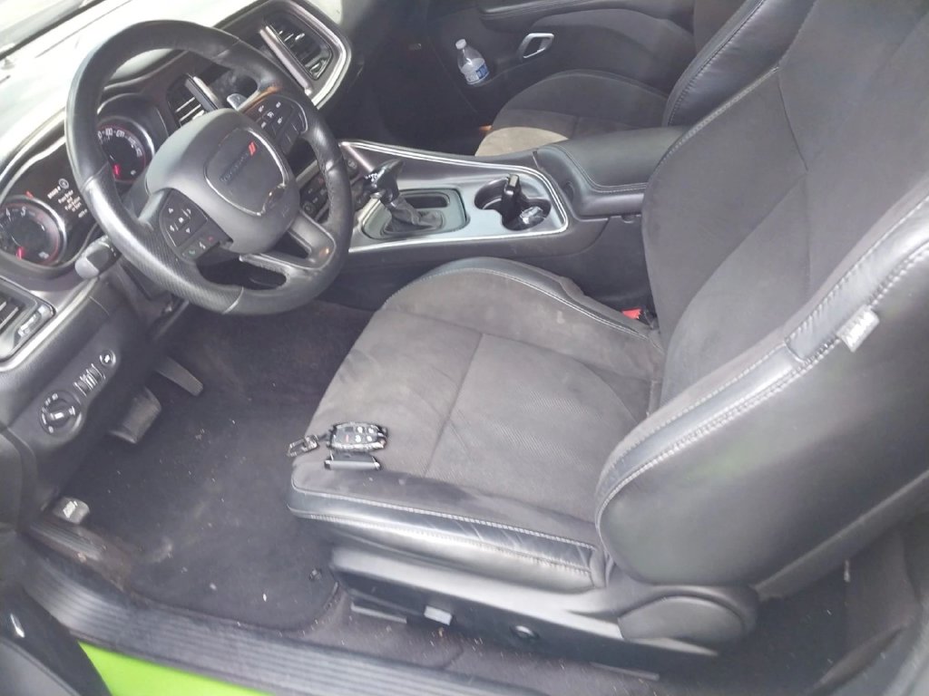 Dodge Challenger photo 6